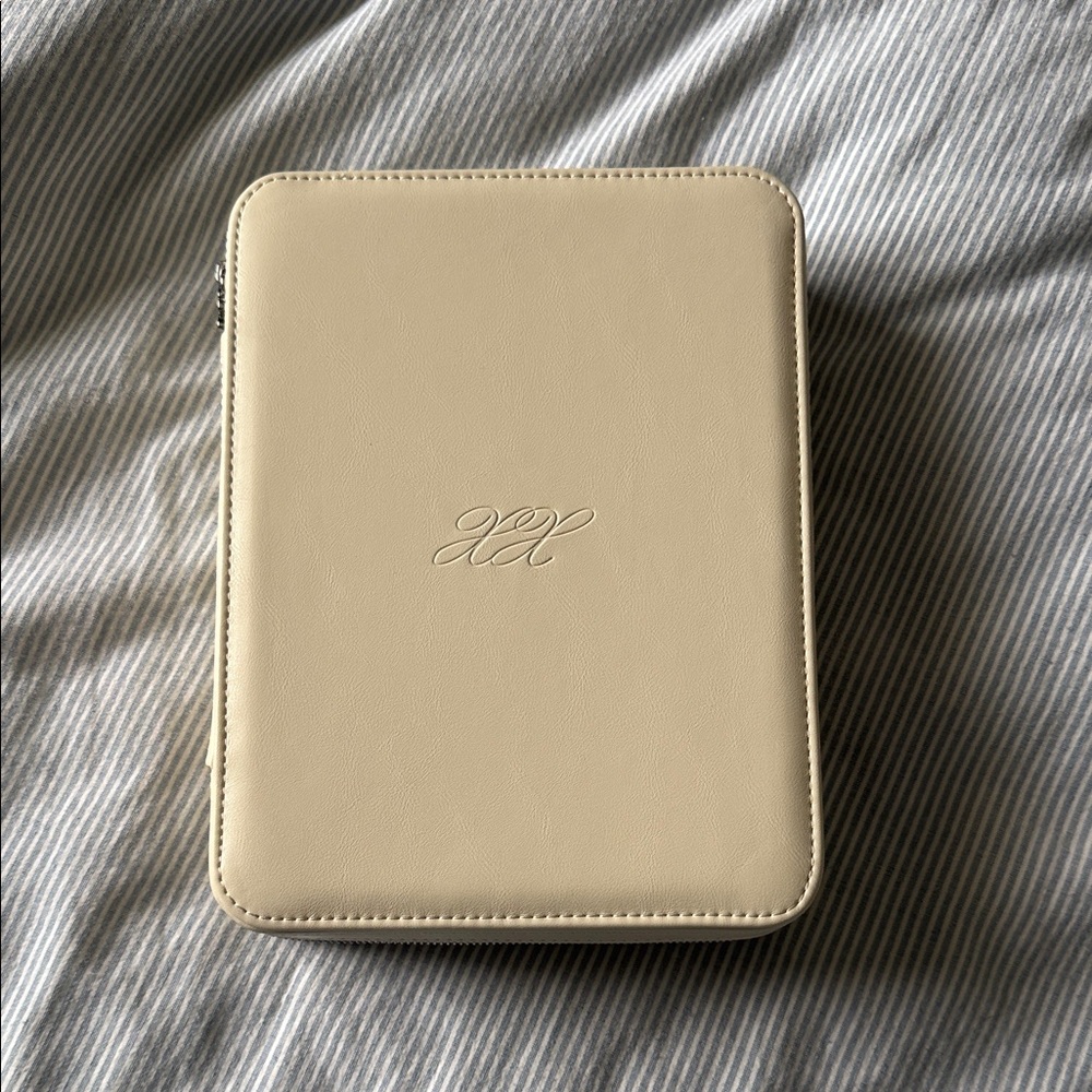 Elegant Beige Jewelry Case